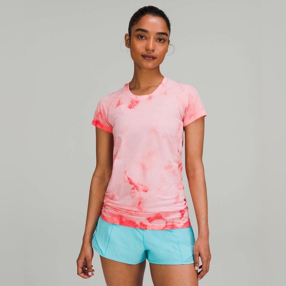 Lululemon Swiftly Tech Short Sleeve Shirt 2.0 in Marble Dye Raspberry Cream Sz 6